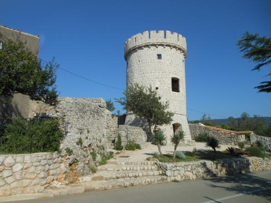 Cres Tower