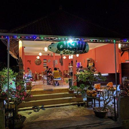 Oishii Bar & Grill Lembongan