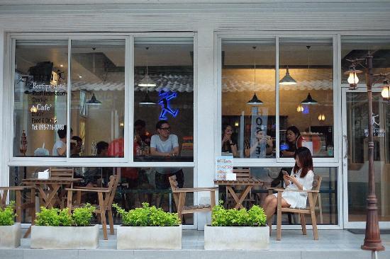 Sidewalk Café