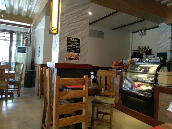 Bellview Kuzzina Bar and E.I. Suites
