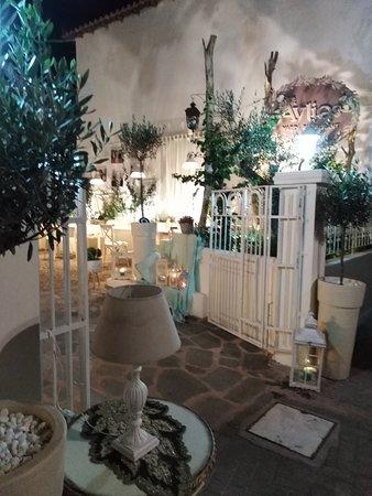 Avlios Yard Restaurant