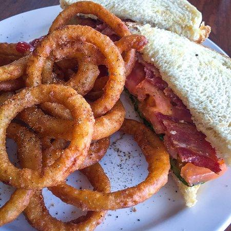 Tia's Cafe