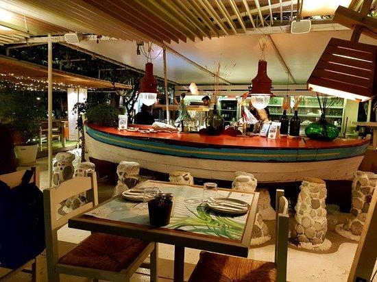 Scuna Restaurant