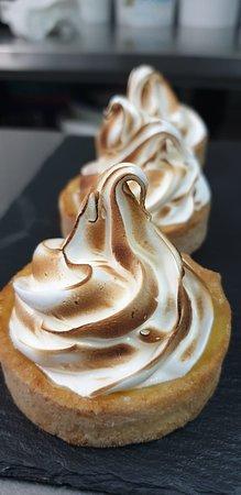 Kiwi Ice Cream & Cake Shop