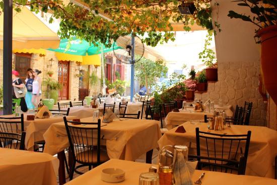 Taverna International