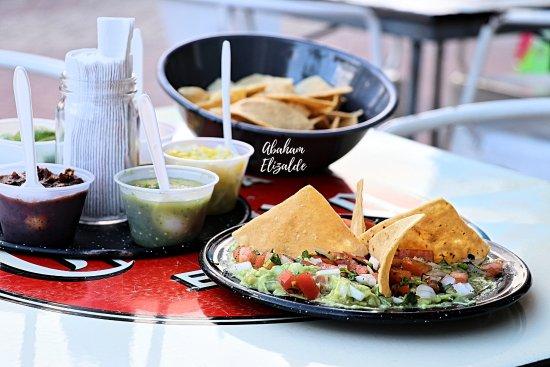 Cuatro Tacos