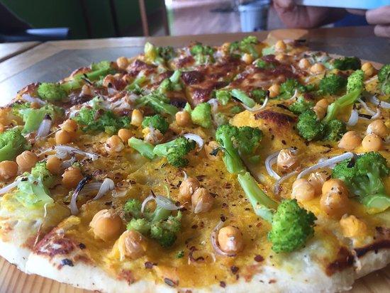 Hiyala Mariyaadhu Cafe