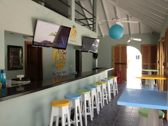 Feliz Bar & Grill
