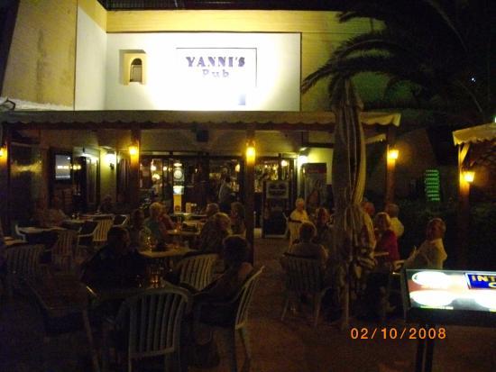 Yiannis pub