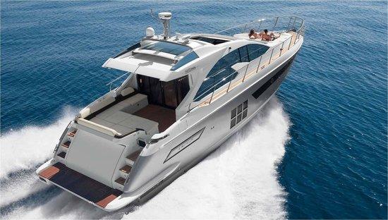 Amwaj Al Bahar Boats and Yachts Chartering