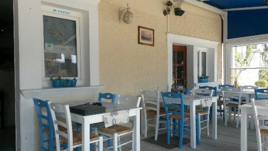Buffet Feral Cres
