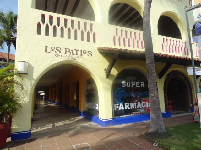 Los Patios Mall Ixtapa