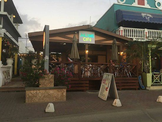 Julian's Cafe & Restaurant