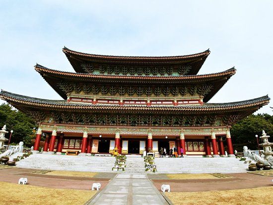 Yakchunsa Temple