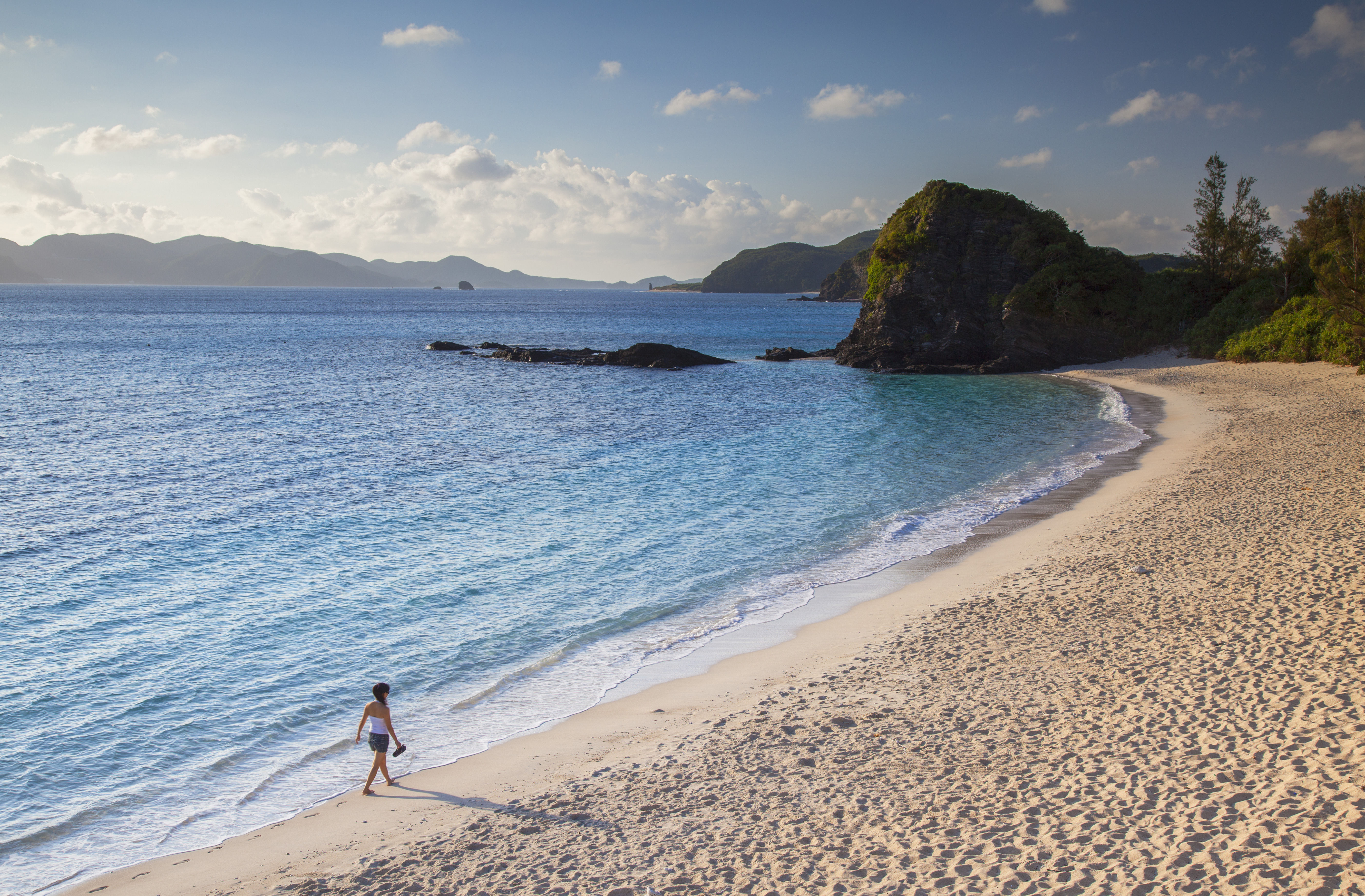Furuzamami Beach