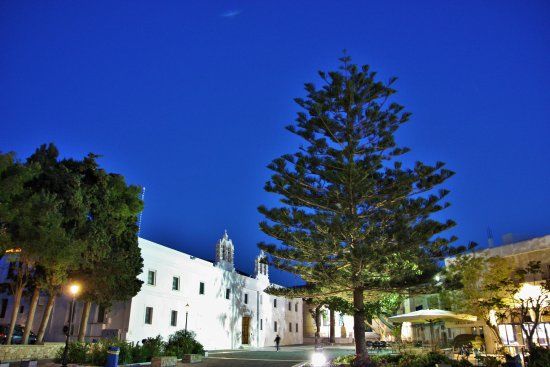 Panagia Ekatontapyliani